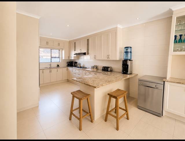 4 BEDROOM HOUSE FOR SALE IN THREE RIVERS EAST